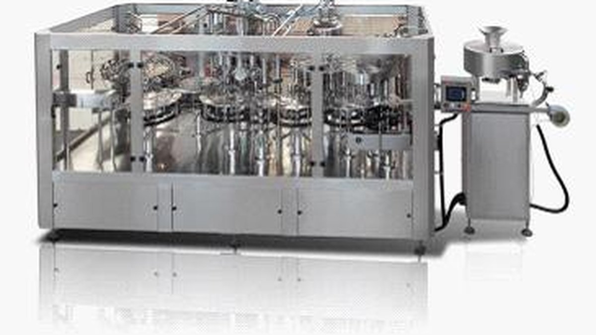 Automated high-speed liquid bottling and capping conveyor packaging surface disinfectant containers